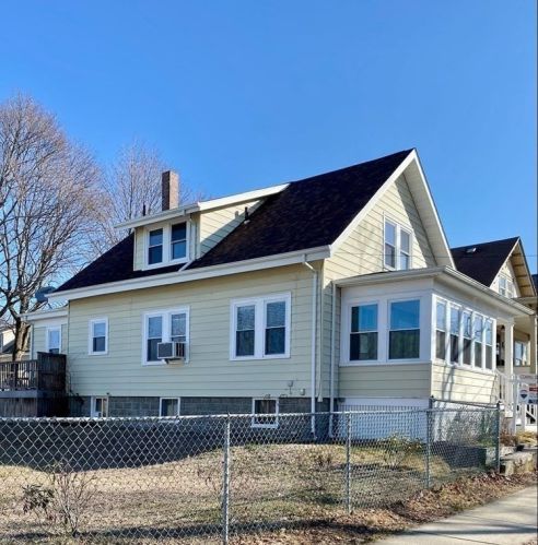 423 Maxfield St, New Bedford, MA 02740-4123