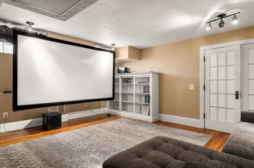 4 Kensington Rd, Worcester MA 01602-1814 exterior