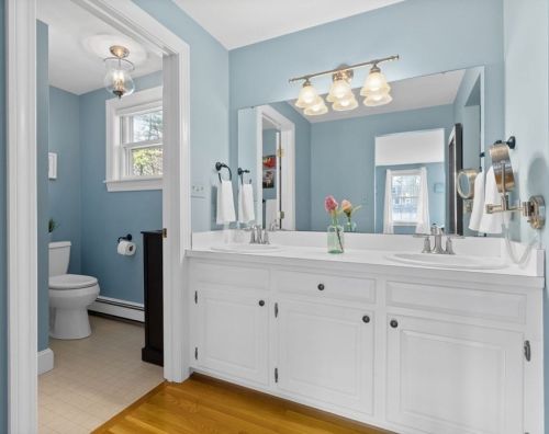 95 Whitcomb Ave, Hingham MA 02043-3348 exterior