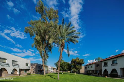 2813 Fairmount Ave, Phoenix AZ  85016-6900 exterior