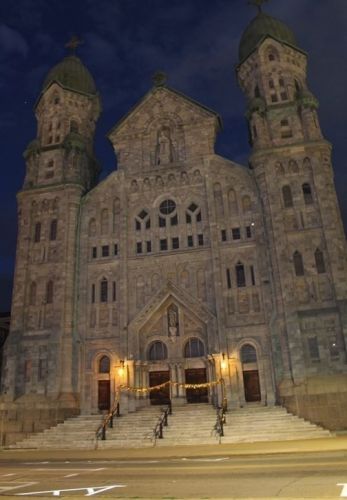 563 Whipple St, Fall River MA 02724-3433 exterior