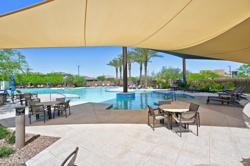 22029 33 Pl, Phoenix AZ 85018 exterior