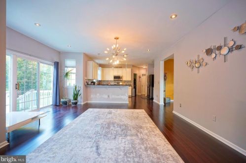 128 Betsy Ross Way, West Deptford NJ 08096-6872 exterior