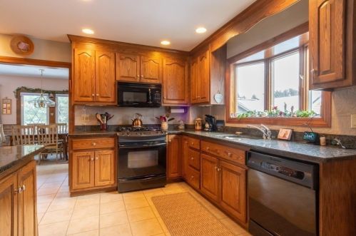 72 Prince St, Needham MA 02492-3718 exterior