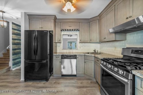 118 Joan Ct, Jackson Twp NJ 08527-2366 exterior