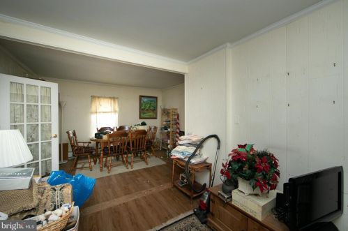 1909 Pt Pleasant Ave, West Deptford NJ 08096-4325 exterior