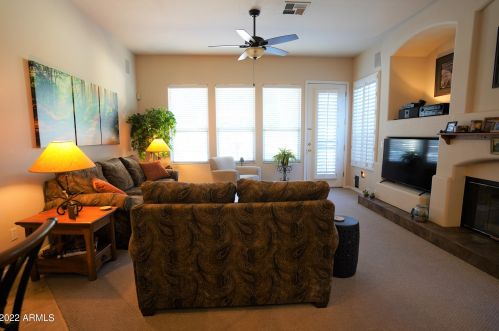 318 Campo Bello Dr, Phoenix AZ 85032-2216 exterior