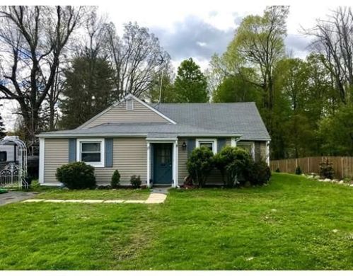 13 Maranook Rd, Worcester MA  01606-2903 exterior