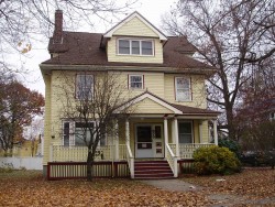 370 Newtonville Ave, Newton MA 02460-1941 exterior