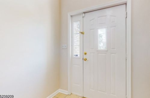 40 Randolph St, Carteret, NJ 07008-3012