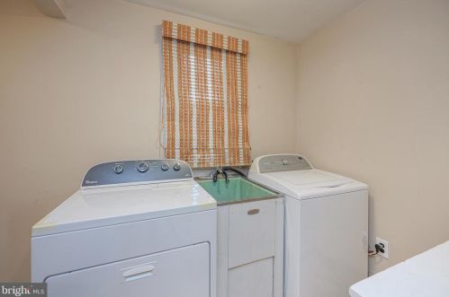 428 Billings Ave, West Deptford NJ 08066-2225 exterior