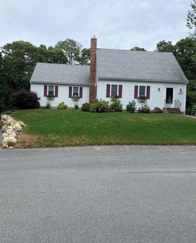 53 Old Bog Rd, Plymouth, MA 02361-1582