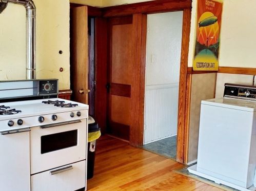 47 Sterling St, Worcester MA 01610-2146 exterior