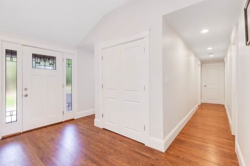 405 Main St, Lynnfield MA 01940-2559 exterior