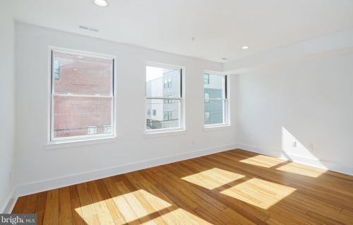 1813 6 St, Philadelphia PA 19140-4528 exterior