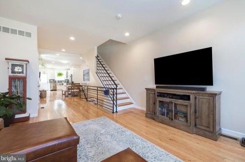 1116 Mckean St, Philadelphia, PA 19148-2214