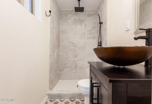 1427 El Camino Dr, Phoenix AZ 85051-4626 exterior