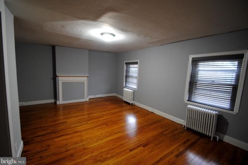 241 High St, Burlington NJ  08016-4409 exterior