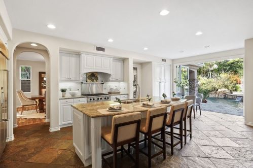 17 Buellton, Irvine CA 92602-2032 exterior