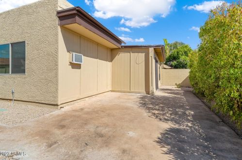 2519 Bluefield Ave, Phoenix AZ  85032-8004 exterior