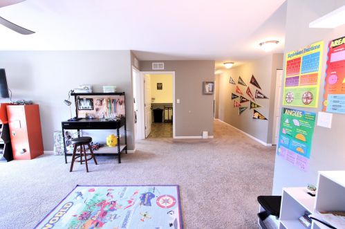 9 Keller Ct, Lemont IL 60440-9054 exterior