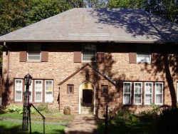 36 Greylock Rd, Newton, MA 02465-2704