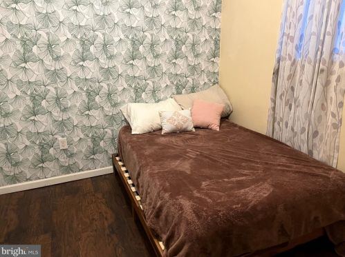 1948 15th St, Philadelphia, PA 19121-0033