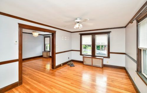 291 St, Dedham MA 02026-2044 exterior