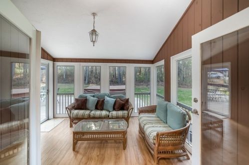 27 Stop Riv Rd, Norfolk MA 02056-1171 exterior