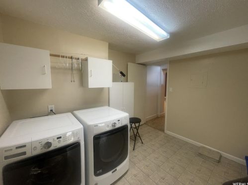 2193 Gyrfalcon Dr, Sandy UT 84092-4049 exterior