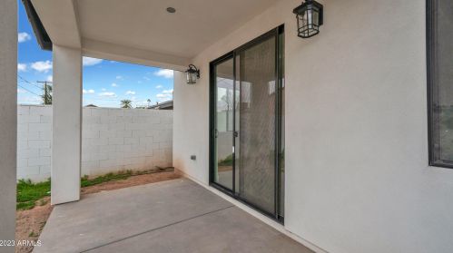1018 25 St, Phoenix AZ exterior