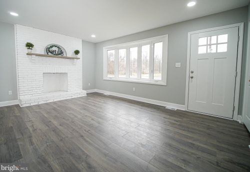 145 Crown Point Rd, West Deptford NJ  08093-1131 exterior