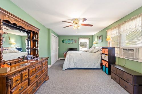 9 Hall Pl, Quincy MA 02169-4027 exterior