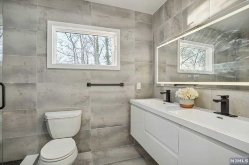 135 Knickerbocker Rd, Cresskill NJ  07626-2439 exterior