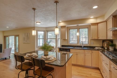 6 Patriot Way, North Reading MA 01864-3224 exterior