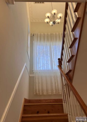 4 Mahan St, Tenafly NJ  07670-1822 exterior