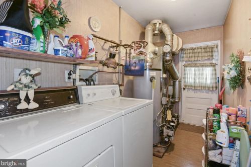 554 Elberne Ave, West Deptford NJ 08093-1715 exterior