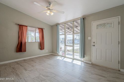 1817 38 Dr, Phoenix AZ 85053-5407 exterior