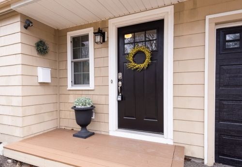 8 Thomas Rd, Lynnfield, MA 01940-2008