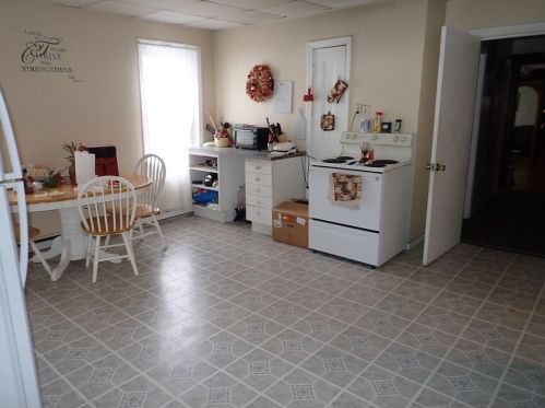 47 Acton St, Worcester MA 01604-4828 exterior