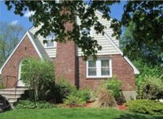 95 Oakdale Rd, Newton MA  02461-1812 exterior