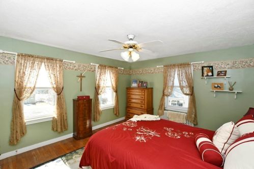 162 June St, Worcester MA 01602-3249 exterior