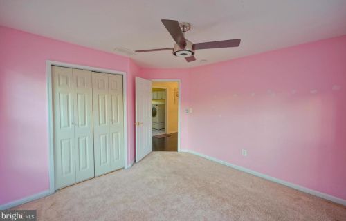 128 Betsy Ross Way, West Deptford NJ 08096-6872 exterior