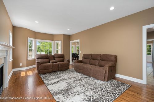 496 Ridgedale Ave, East Hanover NJ  07936-3006 exterior