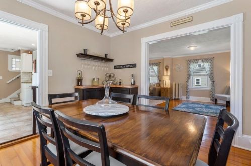 32 Pulaski St, Peabody MA 01960-1831 exterior