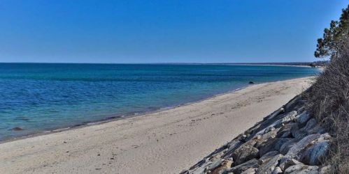 59 Nonantum Rd, Plymouth, MA 02360-1493