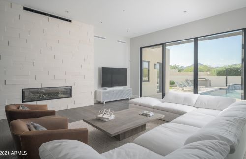 5833 46th Pl, Phoenix AZ  85018-1235 exterior