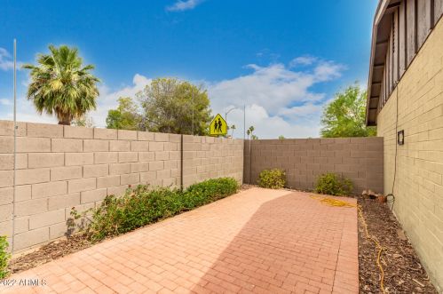 2446 Aster Dr, Phoenix AZ  85032-6936 exterior