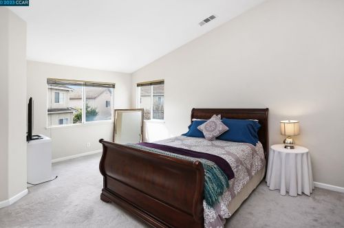 357 Napoleon Dr, San Leandro CA 94577-1580 exterior