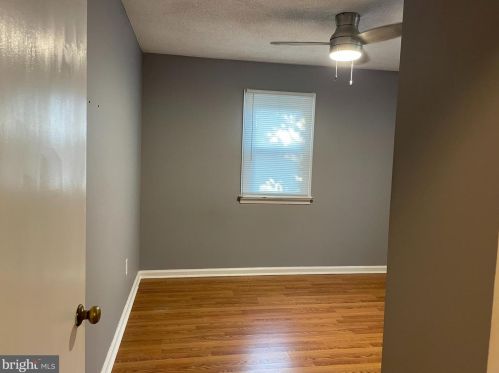 1109 Delsea Dr, West Deptford NJ 08093-2252 exterior